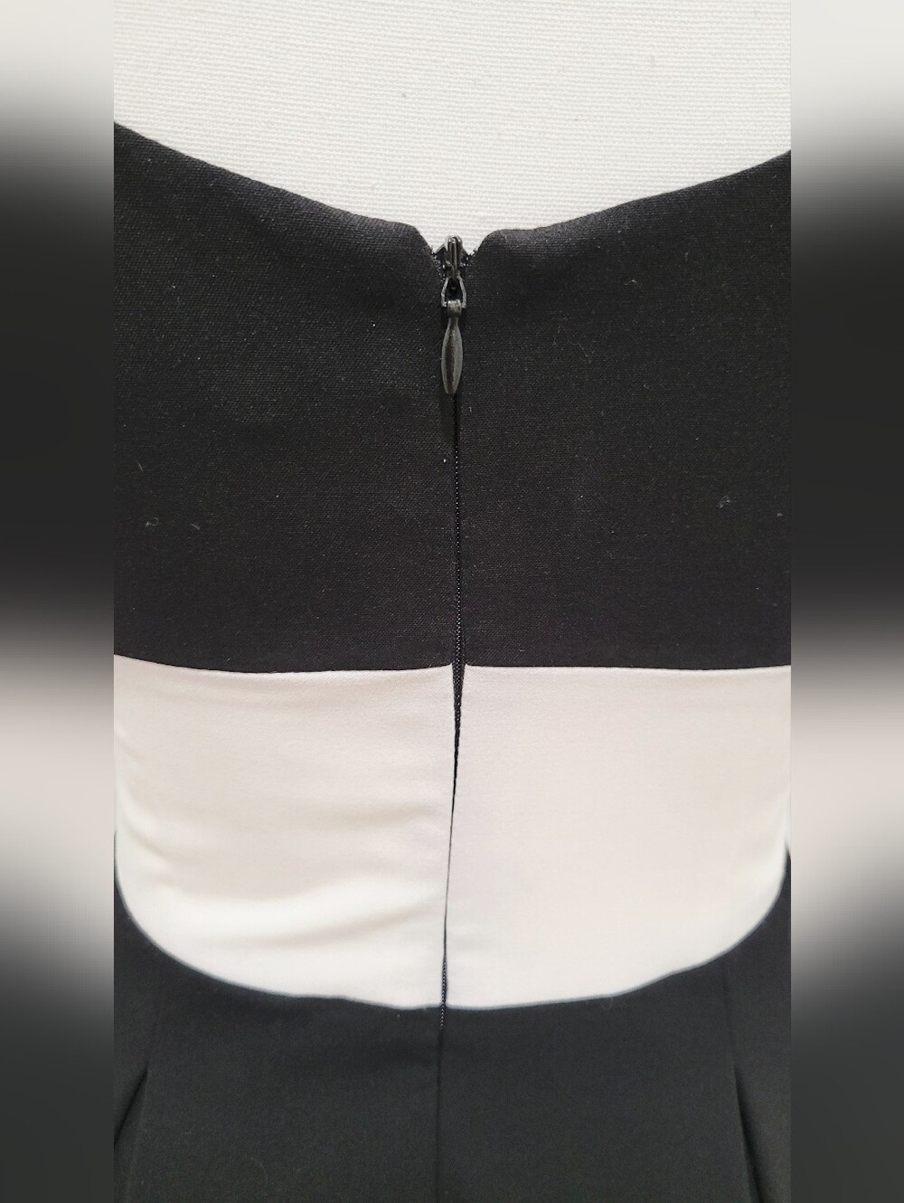Ralph Lauren Black & White Color Block Sleeveless Fit & Flare Dress | Size 0 - Picture 5 of 7